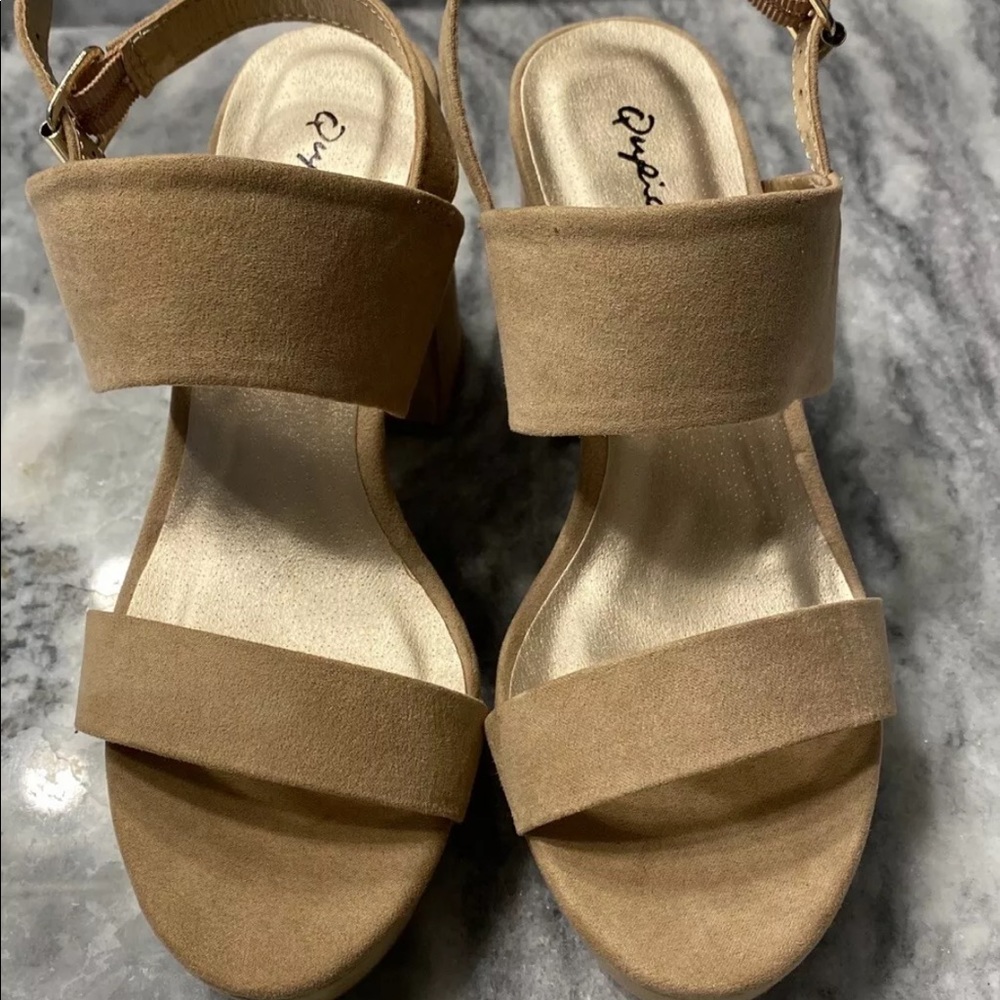 Brand New Qupid Taupe Suede Block Heels Size 5.5